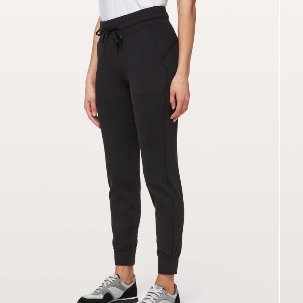 (25) Lululemon Ready To Rulu Pant *29"